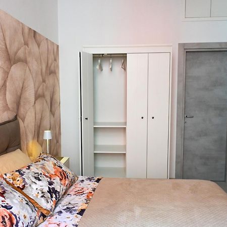 Victry'S Houses Chiaia Naples Luaran gambar